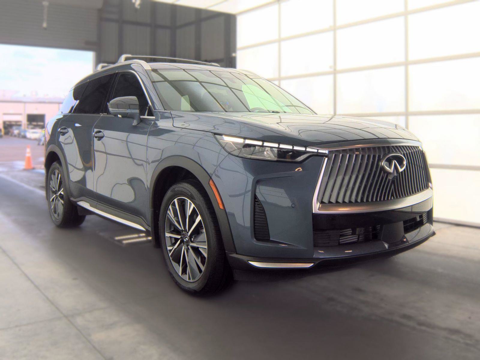Certified 2026 INFINITI QX60 Luxe w/ Cargo Package FWD image 10
