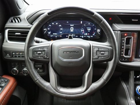 Used 2024 GMC Yukon Denali Ultimate AWD/4WD image 24