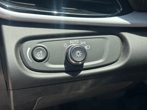 Used 2017 Chevrolet Volt LT FWD image 23
