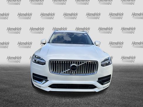 Certified 2025 Volvo XC90 B5 Core AWD/4WD image 3