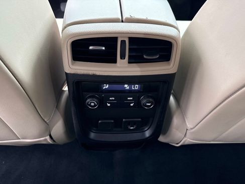 Used 2020 Buick Envision Essence FWD image 18