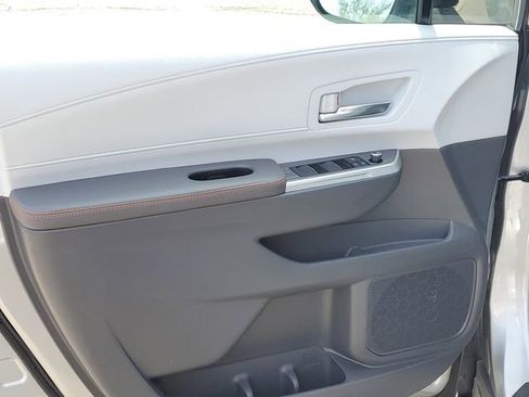Used 2024 Toyota Sienna XSE FWD image 22