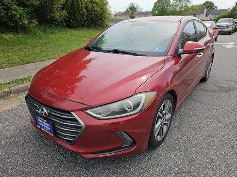 Used 2017 Hyundai Elantra Limited w/ Limited Tech Package 04 image 3