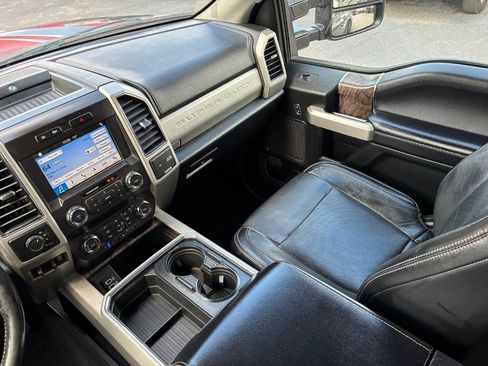 Used 2019 Ford F350 Lariat w/ Lariat Ultimate Package AWD/4WD image 19