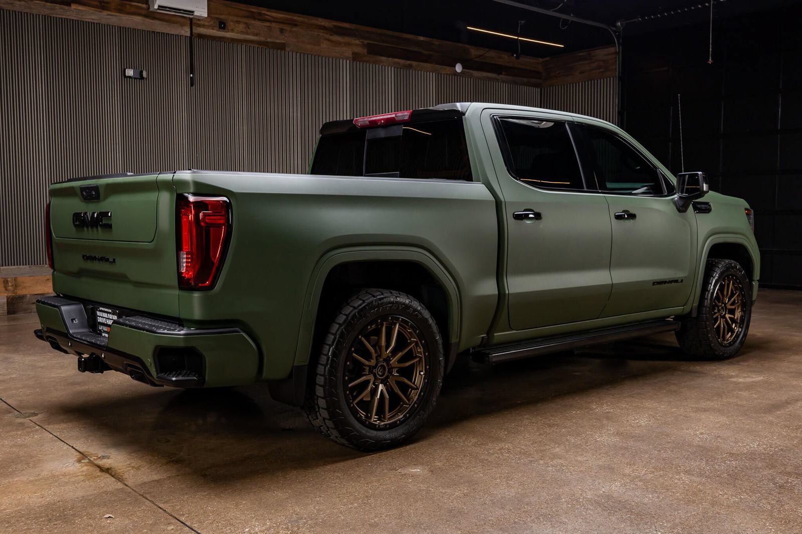Used 2025 GMC Sierra 1500 Denali Ultimate AWD/4WD image 9