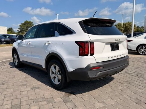 Used 2022 Kia Sorento LX FWD image 10