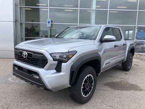 Used 2025 Toyota Tacoma TRD Off-Road image 1