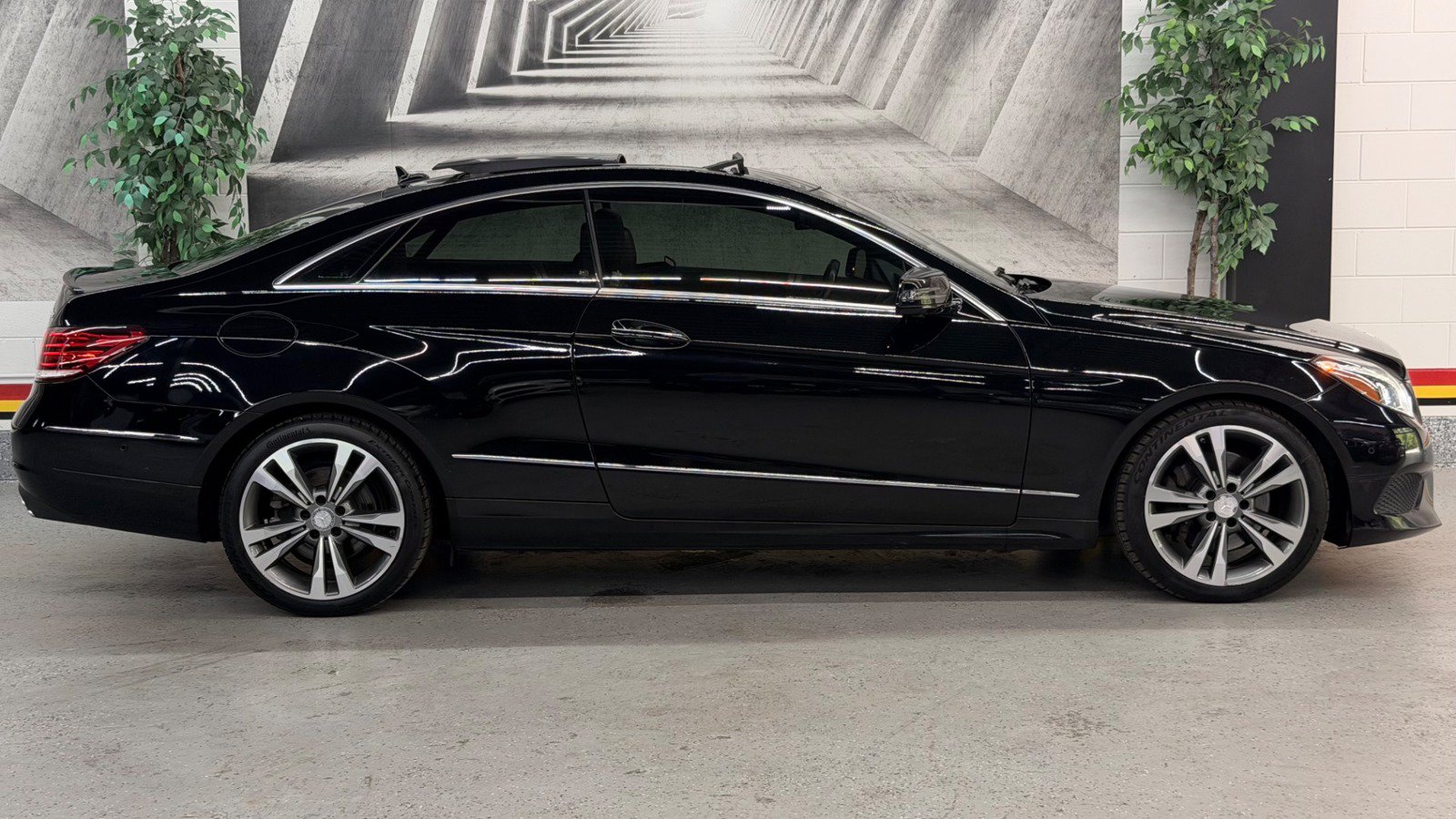Used 2017 Mercedes-Benz E 400 4MATIC Coupe image 6