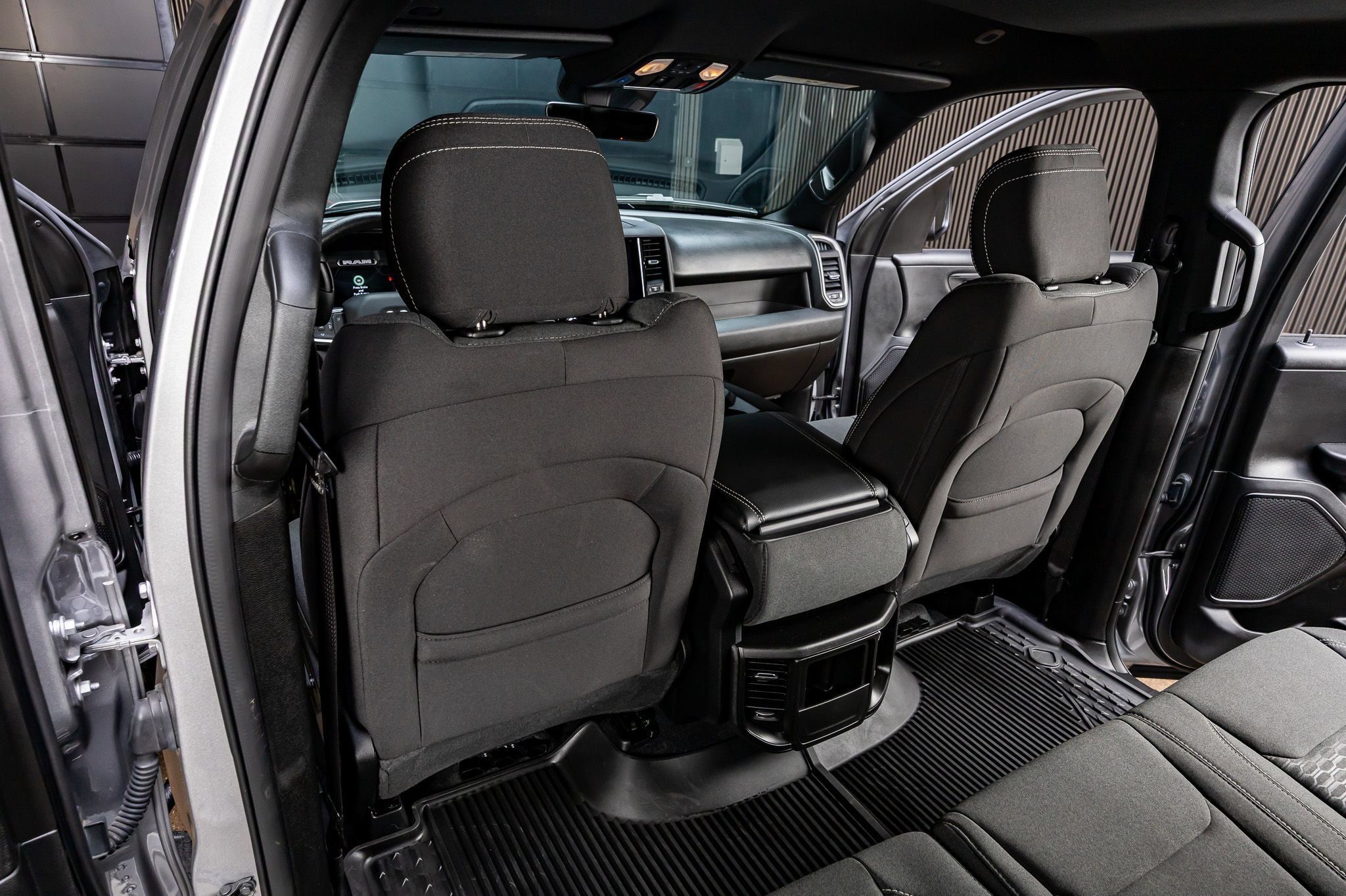 Used 2025 RAM 1500 Warlock AWD/4WD image 35