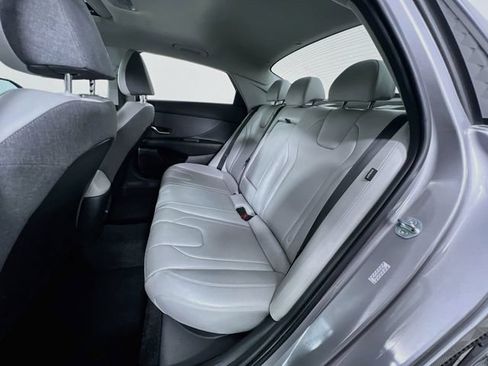 Used 2024 Hyundai Elantra Limited FWD image 28