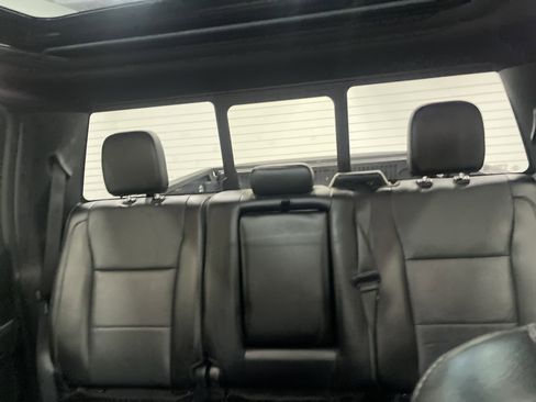 Used 2017 Ford F150 Lariat w/ Equipment Group 502A Luxury image 11