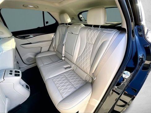 Used 2021 Buick Envision Avenir w/ Technology Package II image 26