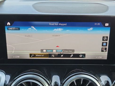 Used 2022 Mercedes-Benz GLB 35 AMG 4MATIC image 35