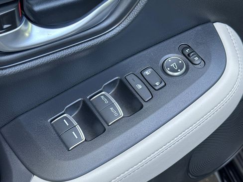 New 2026 Honda HR-V EX-L image 13