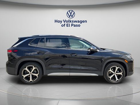 New 2026 Volkswagen Tiguan SE FWD image 2