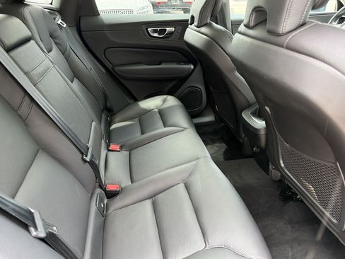 Used 2020 Volvo XC60 T5 Momentum w/ Protection Package Premier AWD/4WD image 29