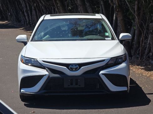 Used 2024 Toyota Camry SE AWD/4WD image 9