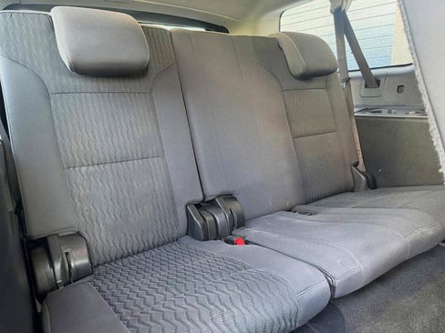 Used 2017 Chevrolet Suburban LS w/ All-Season Package RWD image 21
