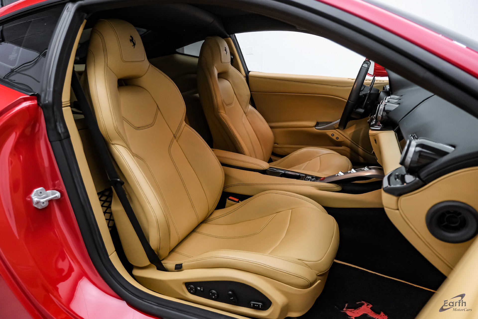 Used 2015 Ferrari F12 Berlinetta RWD image 59
