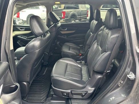 Used 2022 Subaru Ascent Limited w/ Technology Package image 9