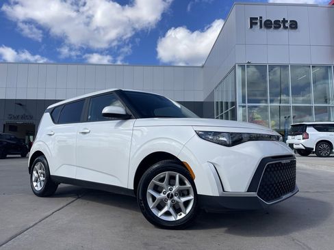 Used 2024 Kia Soul LX w/ Option Group 015 image 1