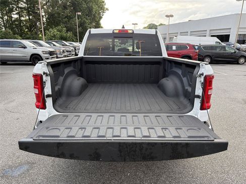 Used 2025 RAM 1500 Big Horn AWD/4WD image 17