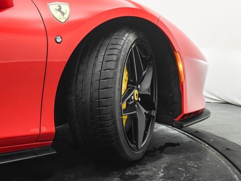 Used 2021 Ferrari F8 Tributo image 35