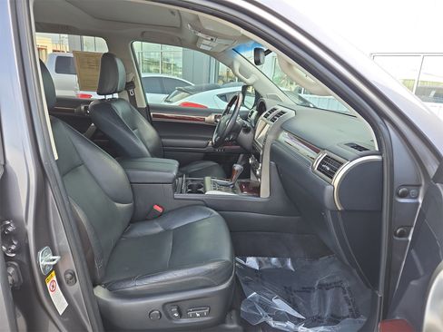 Used 2019 Lexus GX 460 image 15