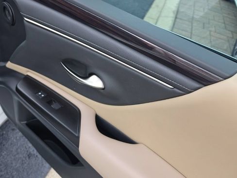 Used 2019 Lexus ES 350 w/ Premium Package FWD image 47