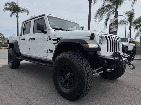 Used 2020 Jeep Gladiator Sport w/ Quick Order Package 24S image 9