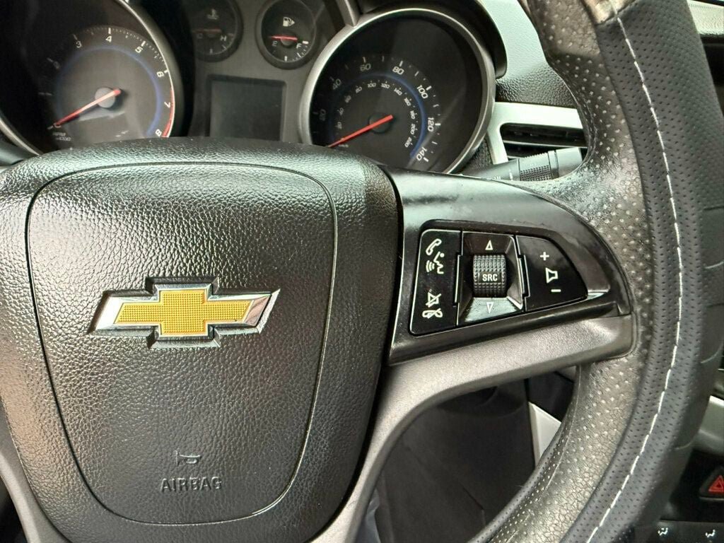 Used 2016 Chevrolet Cruze LT FWD image 16