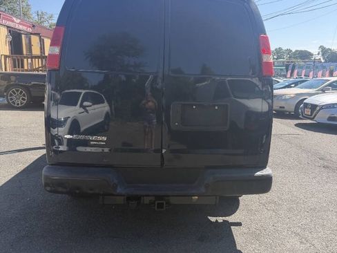 Used 2015 Chevrolet Express 2500 w/ Cold Climate Package RWD image 11