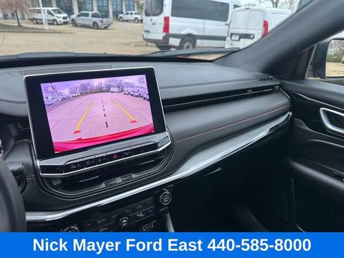 Used 2024 Jeep Compass Trailhawk AWD/4WD image 37