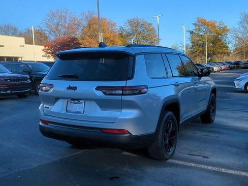New 2025 Jeep Grand Cherokee L Altitude image 5