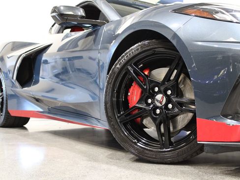 Used 2021 Chevrolet Corvette Stingray Coupe w/ Z51 Performance Package RWD image 3