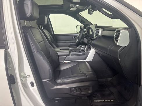 Used 2024 Toyota Sequoia Platinum image 4