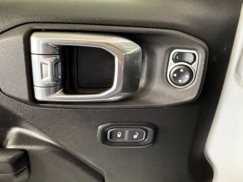 Used 2024 Jeep Wrangler Unlimited Rubicon 4xe AWD/4WD image 29