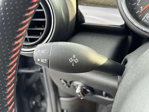 Used 2019 MINI Cooper S w/ Premium Package image 21