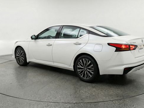 Used 2025 Nissan Altima 2.5 SV image 6