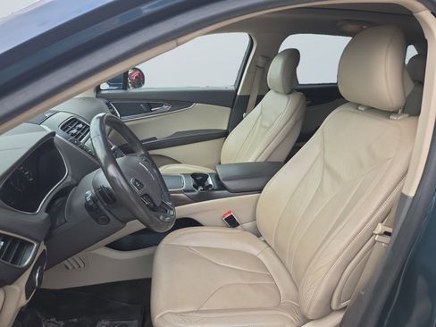 Used 2016 Lincoln MKX Reserve w/ Driver Assistance Package FWD image 10