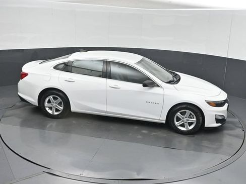 Used 2021 Chevrolet Malibu LS FWD image 40