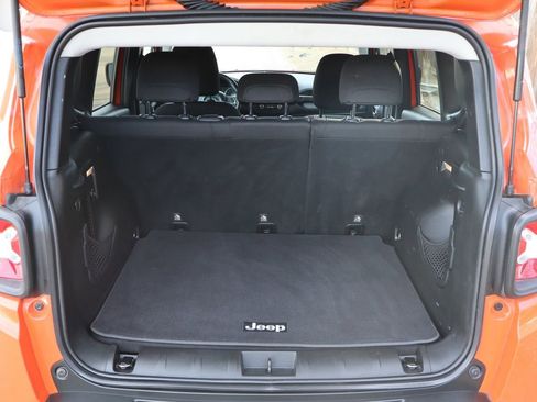 Used 2016 Jeep Renegade Latitude w/ Cold Weather Group image 14