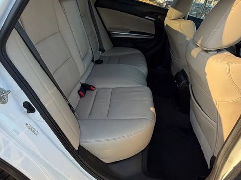 Used 2015 Honda Crosstour EX-L image 17