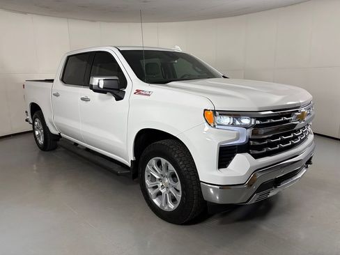 Used 2026 Chevrolet Silverado 1500 LTZ w/ Z71 Off-Road Package AWD/4WD image 2