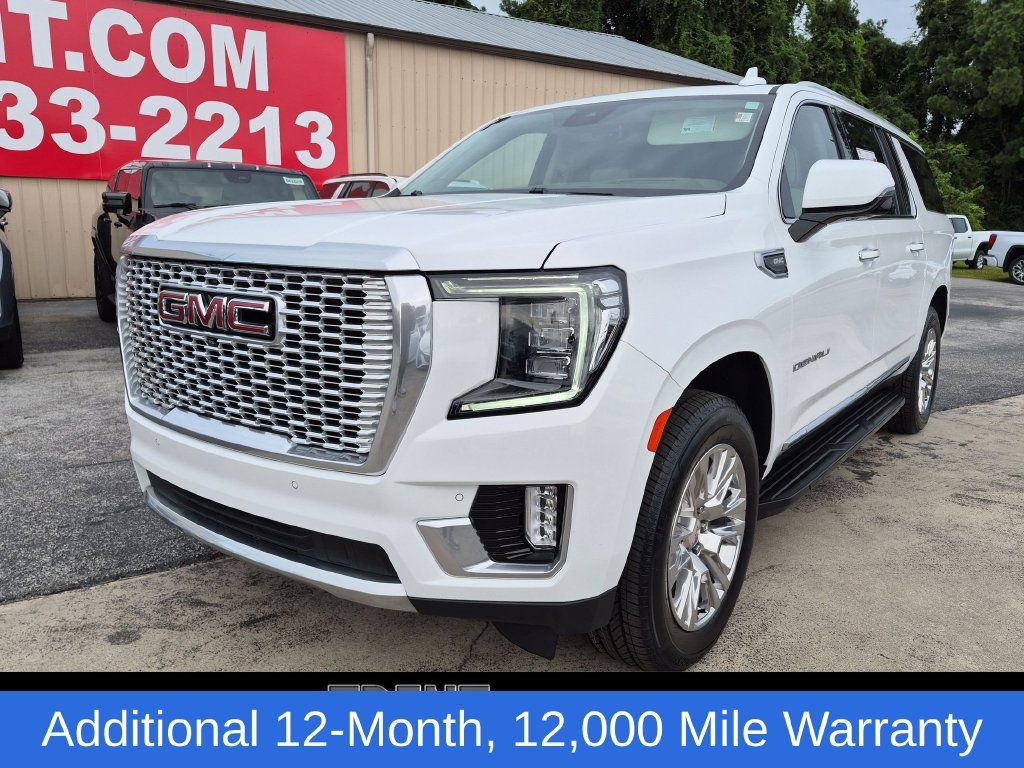 Used 2023 GMC Yukon XL Denali w/ LPO, Floor Liner Package AWD/4WD image 1