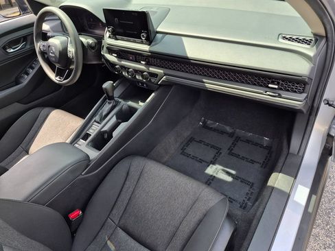 Used 2025 Honda Accord SE image 31