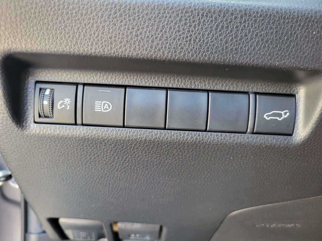 Used 2019 Toyota RAV4 XLE Premium FWD image 23