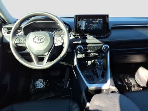 Used 2022 Toyota RAV4 XLE Premium image 34