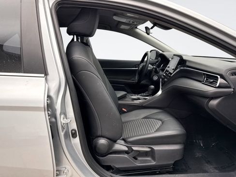 Used 2023 Toyota Camry SE image 16