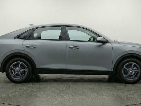 Used 2025 Kia K4 LXS image 11